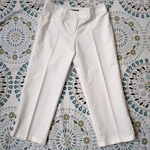 ANN TAYLOR Signature Fit Capris Lower on Waist